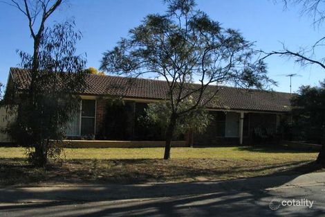 10 Moonbeam Cl, St Clair, NSW 2759