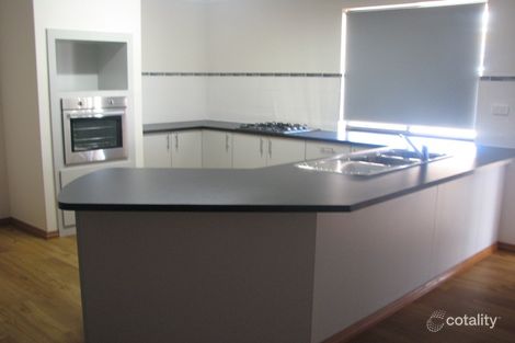 Property photo of 11 Madeira Turn Byford WA 6122