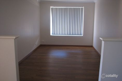 Property photo of 11 Madeira Turn Byford WA 6122