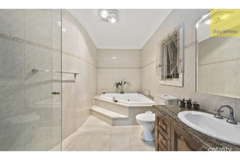 Property photo of 11 Howqua Way Taylors Hill VIC 3037