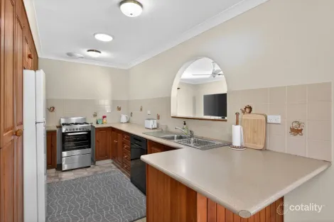 Property photo of 10 Jubilee Parade Berkeley Vale NSW 2261