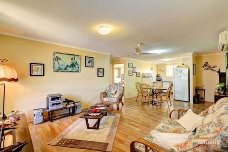 1/2 Bells Rd, Avenell Heights, QLD 4670