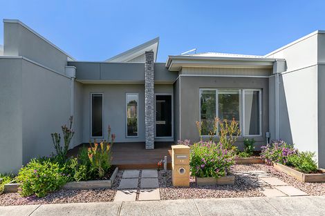 12 Eamon Walk, Williams Landing, VIC 3027