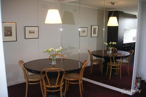 Property photo of 10/19 Robe Street St Kilda VIC 3182