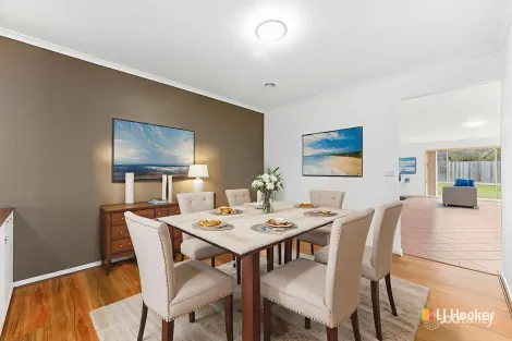 Property photo of 6 Greenlea Grove Hampton Park VIC 3976