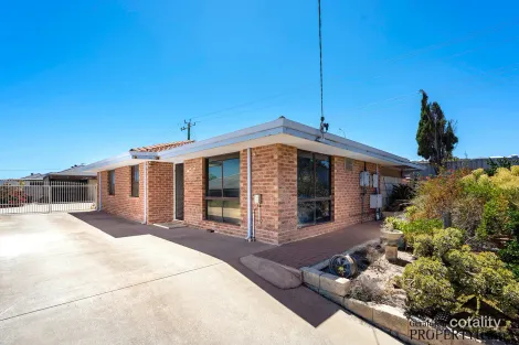 Property photo of 15 Queenscliff Close Tarcoola Beach WA 6530