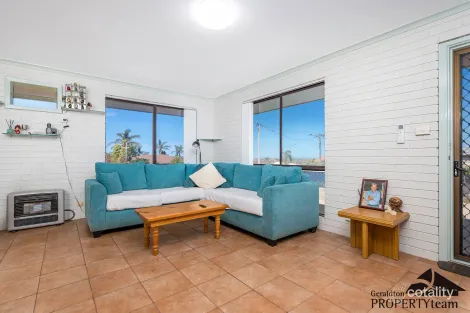Property photo of 15 Queenscliff Close Tarcoola Beach WA 6530