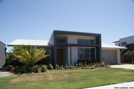 Property photo of 13 Osmium Lane Hope Island QLD 4212