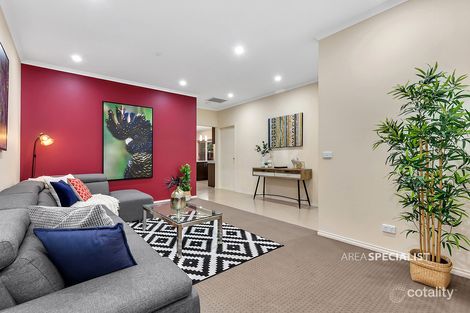 Property photo of 52 Valencia Circuit Cranbourne VIC 3977