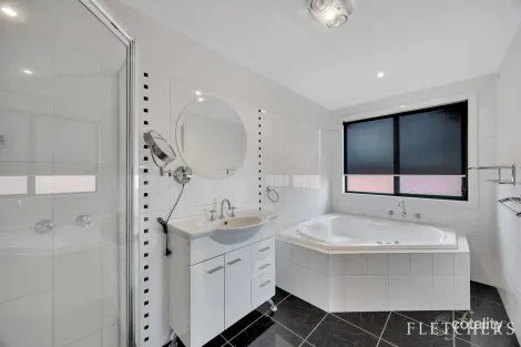 Property photo of 6 Riverglen Drive Werribee VIC 3030