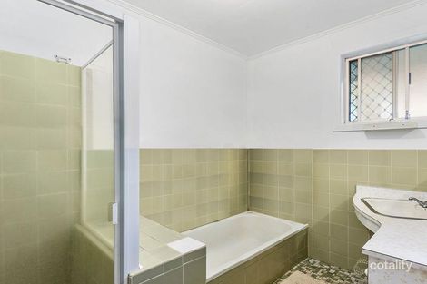 Property photo of 20 Diosma Street Centenary Heights QLD 4350
