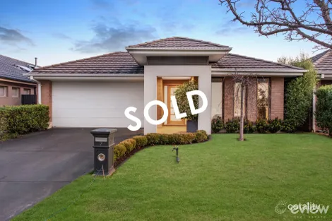 Property photo of 7 Lehmann Grove Pakenham VIC 3810