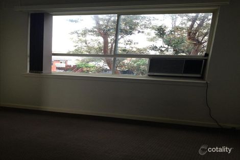 Property photo of 17/11 Marine Parade St Kilda VIC 3182