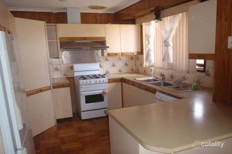 Property photo of 11 Waranga Crescent St Albans VIC 3021