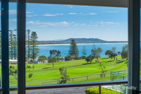 6 Stewart St, Crescent Head, NSW 2440