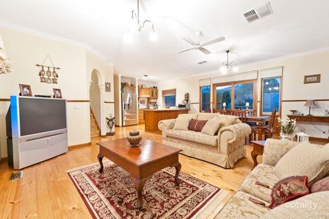 Property photo of 41 Allardice Parade Berwick VIC 3806