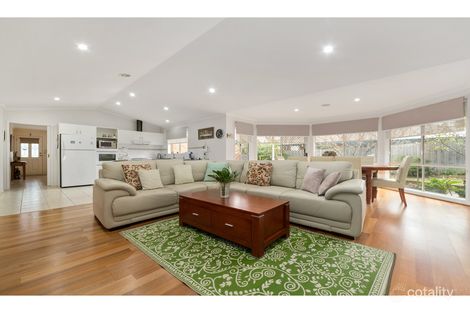 16 Dorothy Cres, Mornington, VIC 3931