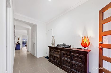 Property photo of 13 Canary Close Truganina VIC 3029