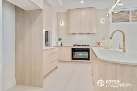 Property photo of 28 Ikara Crescent Moorebank NSW 2170