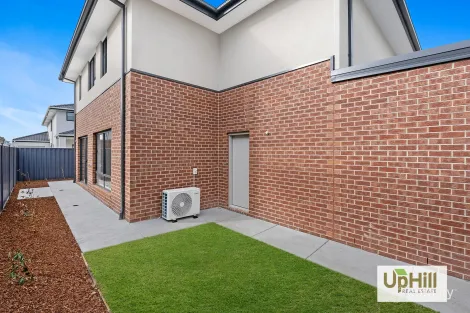 6 Newcastle Rd, Clyde, VIC 3978