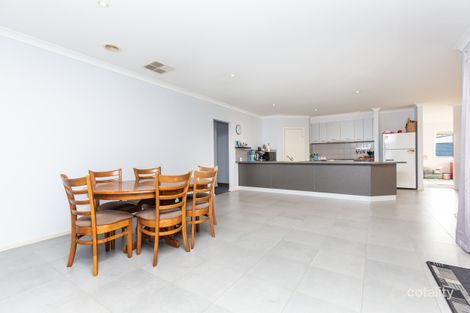 Property photo of 16 Thornley Court Sale VIC 3850
