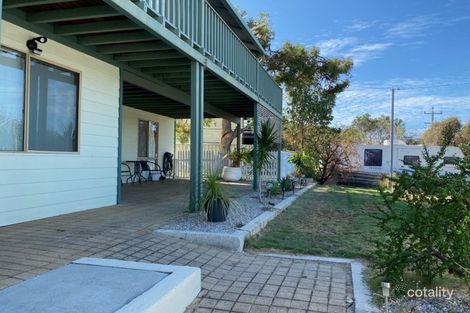 Property photo of 4 Renfrey Place Dawesville WA 6211