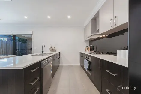 Property photo of 22 Docker Circuit Mickleham VIC 3064