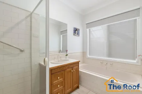 Property photo of 1 Bayview Court Highton VIC 3216