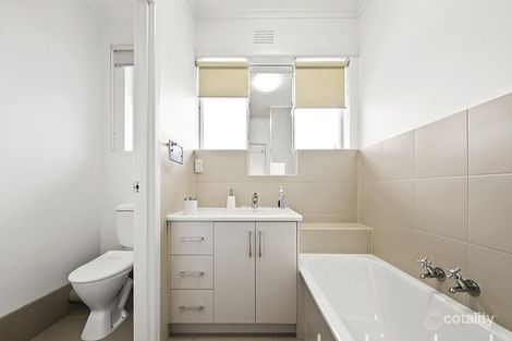 Property photo of 8/27 Wallace Avenue Toorak VIC 3142