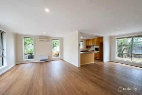 Property photo of 21 Baum Crescent Highton VIC 3216