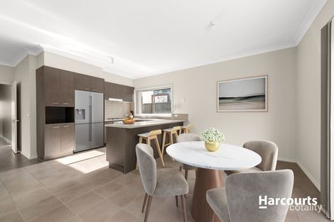 Property photo of 3 Sinclair Walk Pakenham VIC 3810
