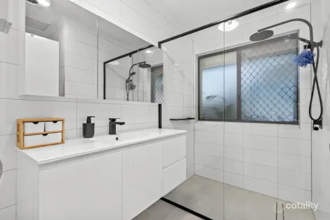 Property photo of 25 McNamara Drive Thornlie WA 6108