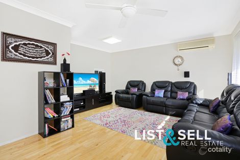 Property photo of 27/27 Waratah Crescent Macquarie Fields NSW 2564