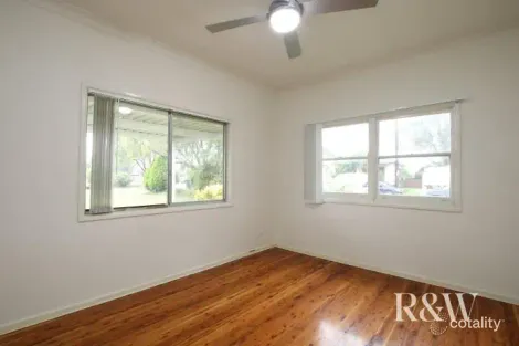 Property photo of 5 Omaroo Avenue Doonside NSW 2767