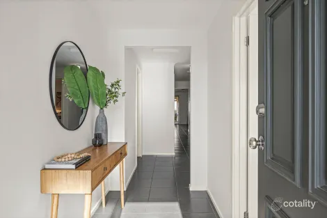 Property photo of 40 Parri Link Noarlunga Downs SA 5168