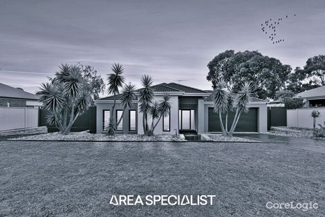 Property photo of 27 The Circuit Pakenham VIC 3810