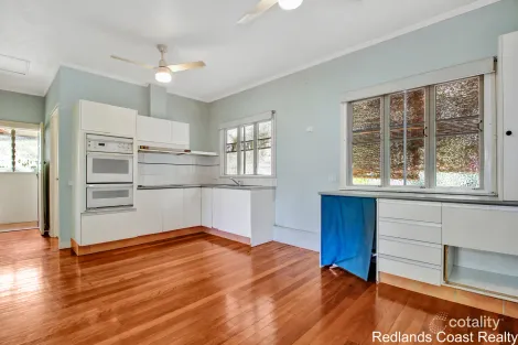 Property photo of 33 Alexander Street Macleay Island QLD 4184