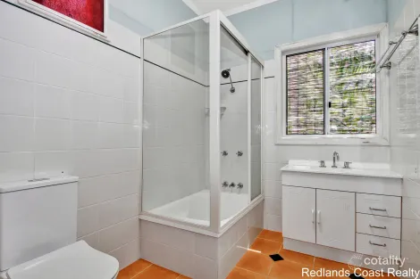 Property photo of 33 Alexander Street Macleay Island QLD 4184