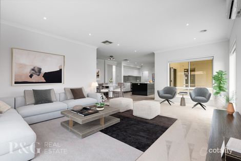 Property photo of 11 Aspera Place Cranbourne North VIC 3977