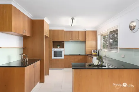 Property photo of 2 Tartarian Street Macgregor QLD 4109
