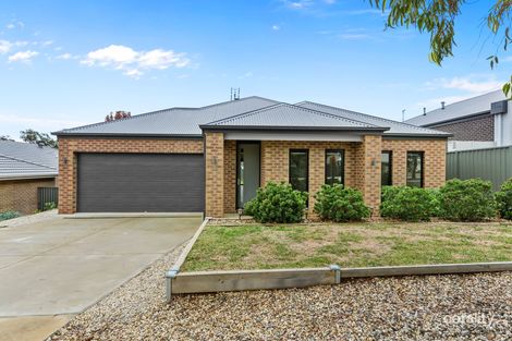 Property photo of 54 Swanson Boulevard Strathfieldsaye VIC 3551