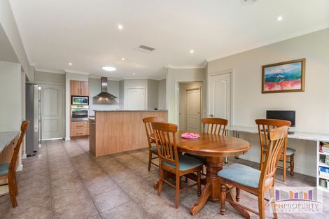 Property photo of 14 Ritchie Drive Kangaroo Flat VIC 3555