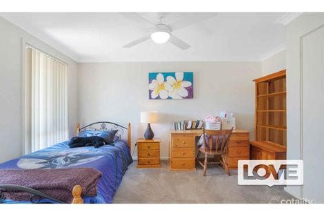 Property photo of 22 Araminta Chase Cameron Park NSW 2285