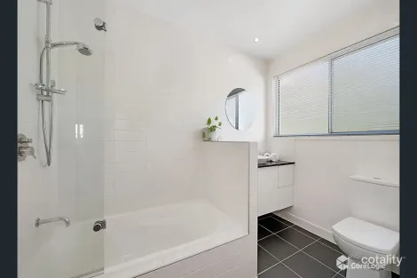 Property photo of 4 Hoana Place Kenmore QLD 4069