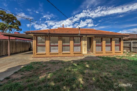 Property photo of 19 Revell Crescent St Albans VIC 3021