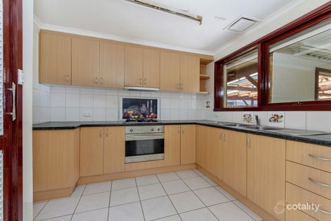 Property photo of 19 Revell Crescent St Albans VIC 3021