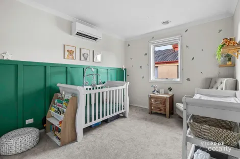 Property photo of 2/8 Garden Close Kingsbury VIC 3083