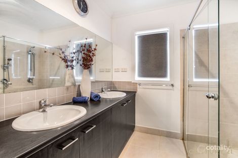 Property photo of 96 Webster Way Pakenham VIC 3810