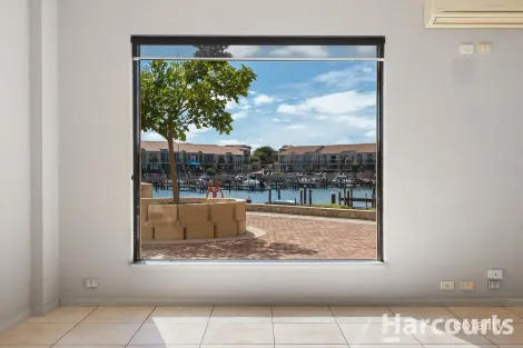 Property photo of 2/4 Port Quays Wannanup WA 6210