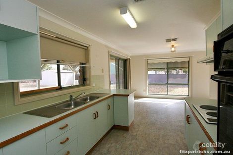 Property photo of 25 Eldershaw Drive Forest Hill NSW 2651